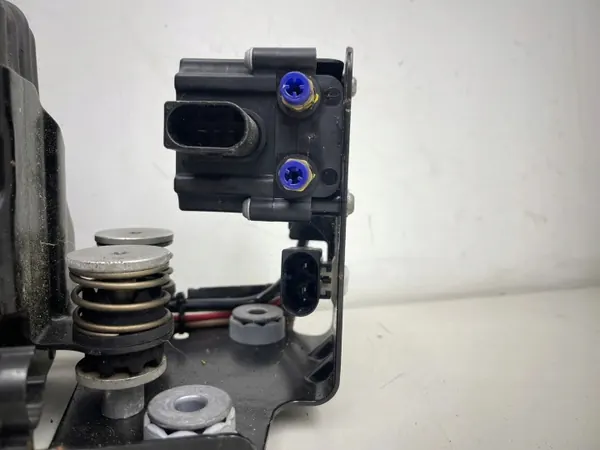 BMW OEM 6789450 Luftfeder-Kompressor - Gebraucht image 6