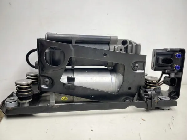 BMW OEM 6789450 Luftfeder-Kompressor - Gebraucht image 8