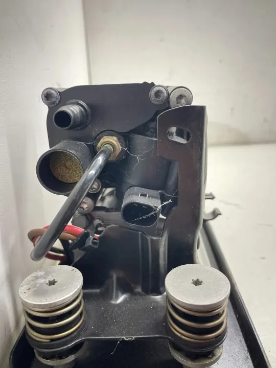BMW OEM 6789450 Luftfeder-Kompressor - Gebraucht image 9