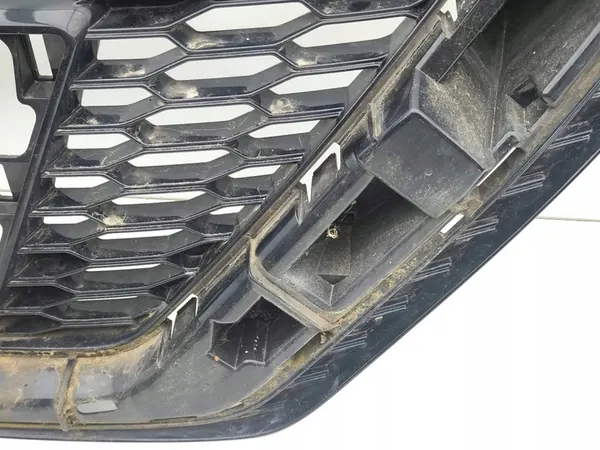 Nissan Qashqai 2018 Grill / Upper Radiator Cover OEM 62310HV00A image 6