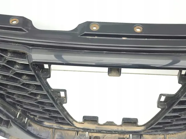 Nissan Qashqai 2018 Grill / Upper Radiator Cover OEM 62310HV00A image 8