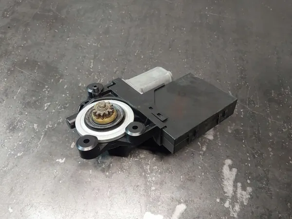 Módulo porta dianteira esquerda Volvo V50 OEM 307981104AB image 6