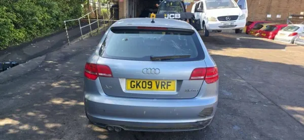 Spoiler parachoques trasero OEM 8P0807434F Audi A3 8P image 5