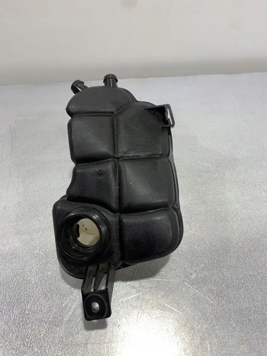 FBZ18977 OEM laajennussäiliö Range Rover Evoquelle image 8