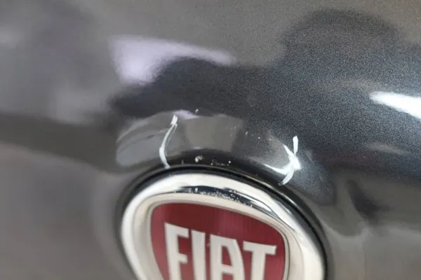 Tampa traseira Fiat 500L 2017 OEM 78869558 image 2