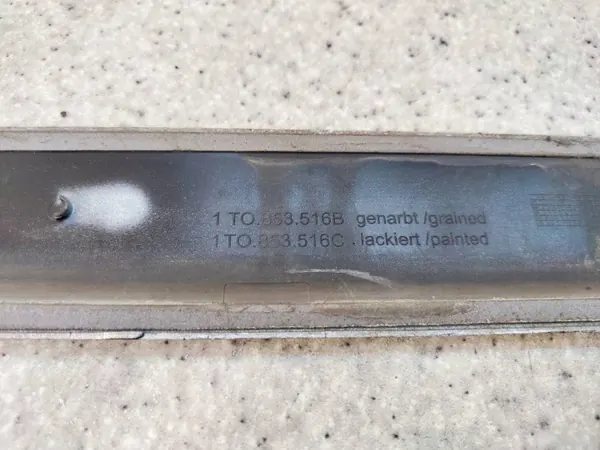 OEM 1T0853516B Oikea Etuoven Lista VW Touran image 8