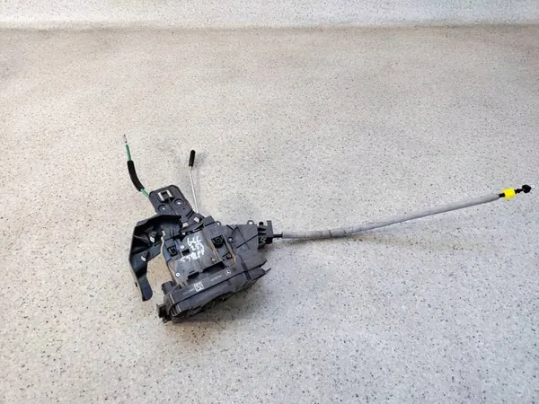 Fram höger dörrlås Mercedes GLC W253 X253 A0997206801 image 5