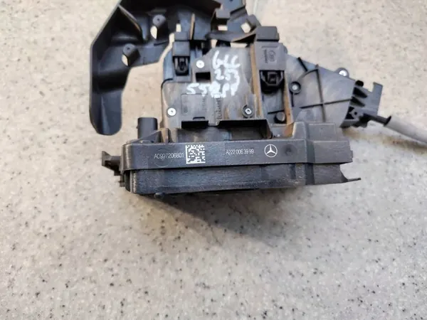 Fram höger dörrlås Mercedes GLC W253 X253 A0997206801 image 6