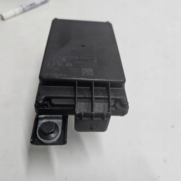 Sensor Radar Distronic Tesla OEM 158570901E Usado image 6