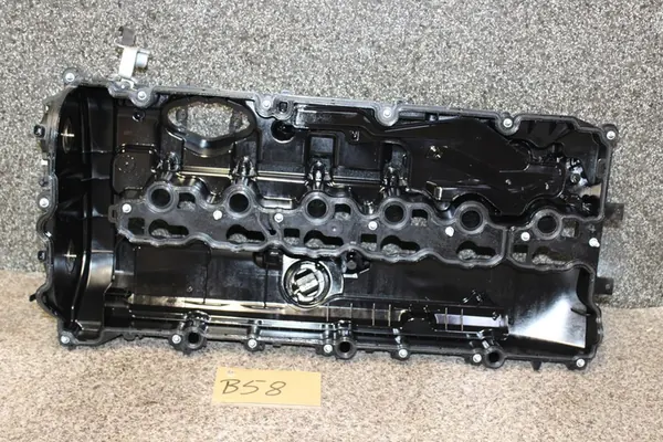 BMW 7 G11 G12 740 4.0i Tampa de Válvulas image 2