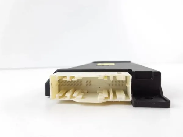 Mercedes-Benz Keyless-Modul OEM A1679006912 image 3