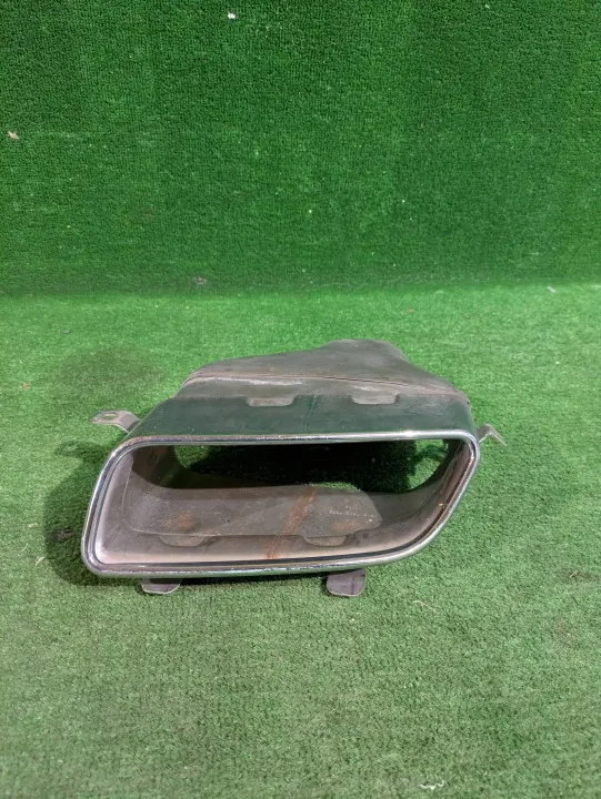 Bouton d'échappement gauche OEM 002 Volvo V60 II Lift image 2