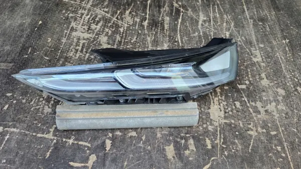 Faro LED izquierdo delantero DRL OEM 92207-S Hyundai Santa Fe IV image 2
