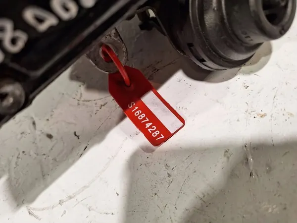 Válvula EGR Enfriador de Escape Renault Scenic III 1.9 DCI image 6