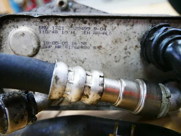 BMW E82 E84 E90 E91 E92 E93 Radiador de Aceite 7529499 image 5