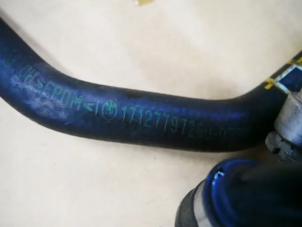 BMW E82 E84 E90 E91 E92 E93 Radiador de Aceite 7529499 image 7