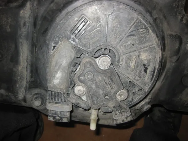 Réservoir AdBlue Iveco Daily 2014-2018 OEM 05802327987 image 2