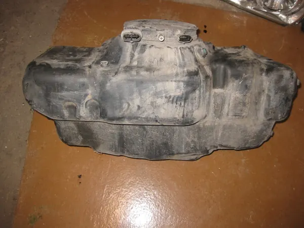 Réservoir AdBlue Iveco Daily 2014-2018 OEM 05802327987 image 3