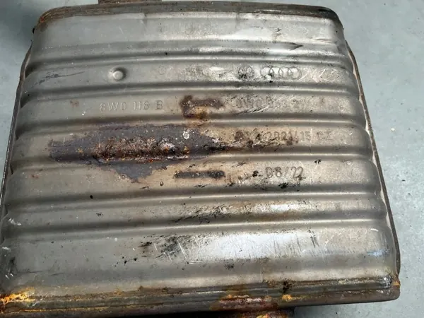 Audi A4 B9 Mittelschalldämpfer OEM VPL_STERHYB_272 image 4
