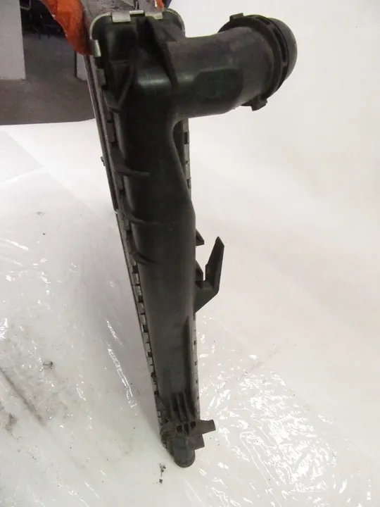 Radiador de agua BMW e81 e82 e87 e88 e90 e91 e92 e93 image 6