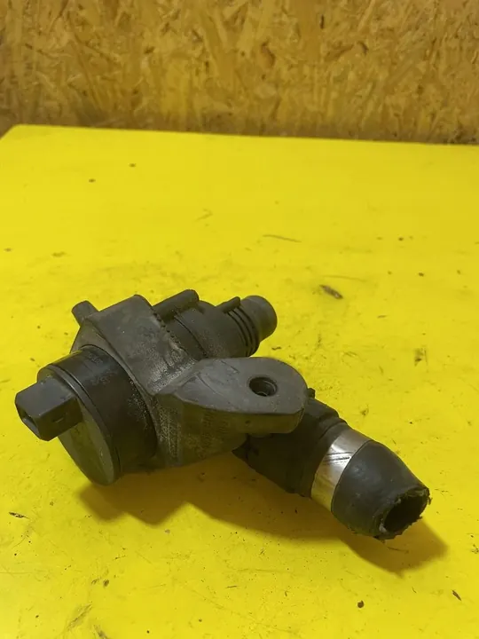 Waterpomp BMW E65 LIFT LCI 4.8 V8 750i image 2