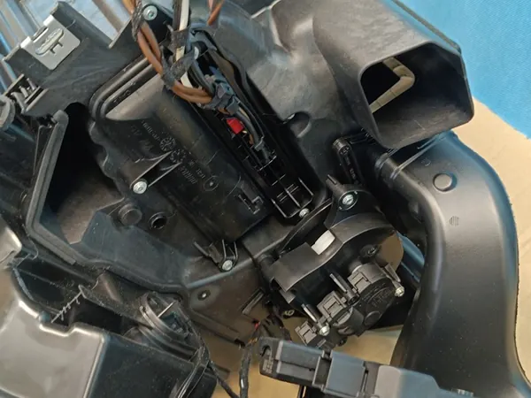 AUDI A5 F5 SPORTBACK 2.0 TDI 140KW 2018 Verwarming 8W1820001J image 10