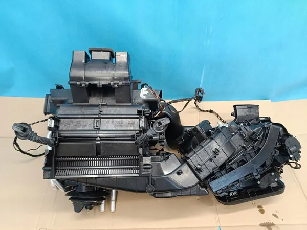 AUDI A5 F5 SPORTBACK 2.0 TDI 140KW 2018 Verwarming 8W1820001J image 2