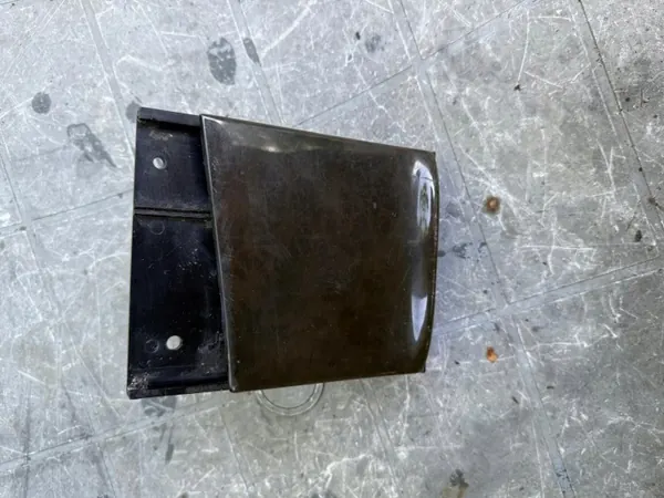 Cinzeiro dianteiro VW Golf IV OEM 1J0857961G - Usado image 3