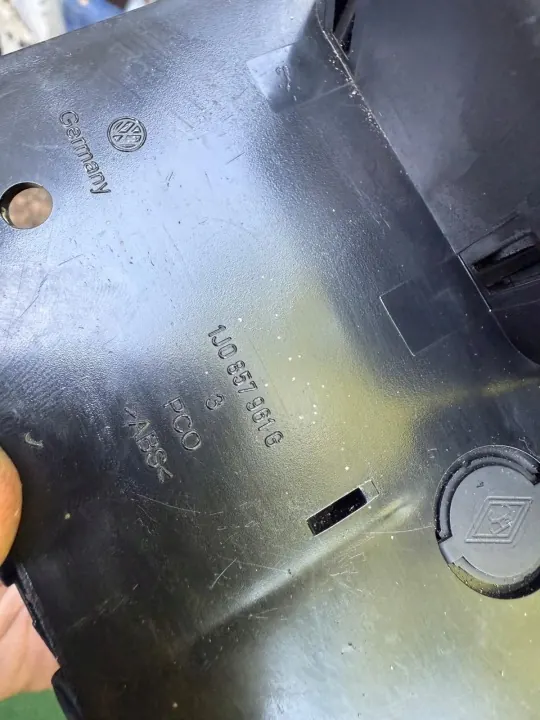 Cinzeiro dianteiro VW Golf IV OEM 1J0857961G - Usado image 4