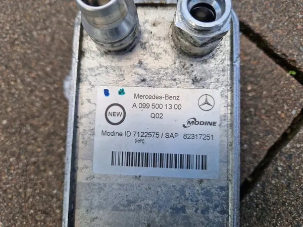 OLIEKOELER MERCEDES C-KLASA W205 A0995001300 image 3