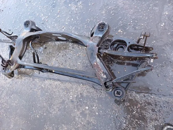 Poutre suspension arrière OEM LUK726 Mercedes E W124 image 4