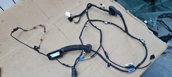 Audi A5 8W Oviopastus OEM 8W8971029E image 2