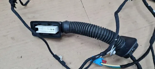 Audi A5 8W Oviopastus OEM 8W8971029E image 7