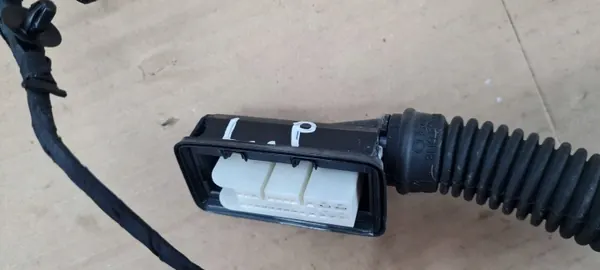 Audi A5 8W Oviopastus OEM 8W8971029E image 8