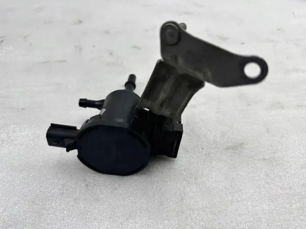 Mercedes-Benz Tryckventil OEM A2224700193 image 3