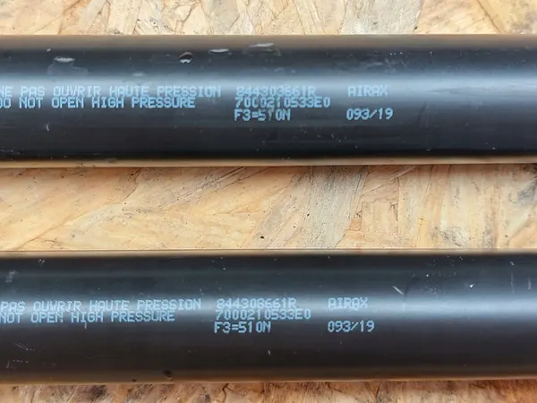 Amortiguador de maletero Renault Clio IV Original image 3