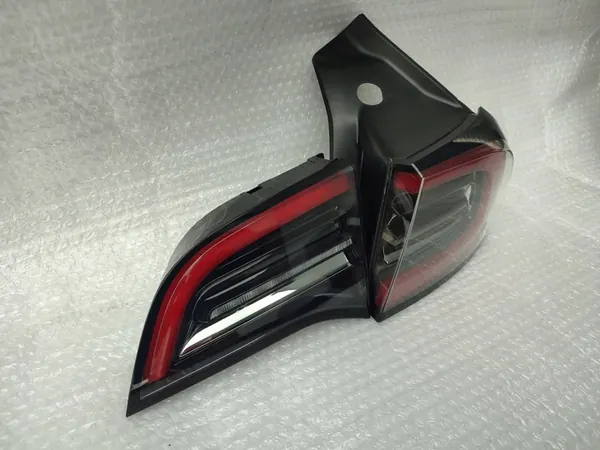 Bakre Höger Bakljus Tesla Model Y image 3