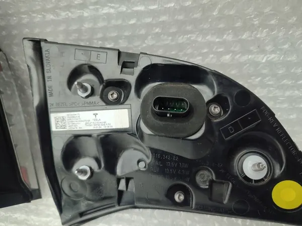 Bakre Höger Bakljus Tesla Model Y image 6