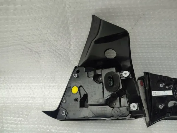 Bakre Höger Bakljus Tesla Model Y image 7