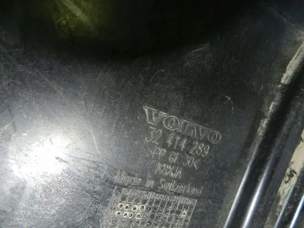 Volvo XC40 bakre golvskydd OEM 32414289 image 3