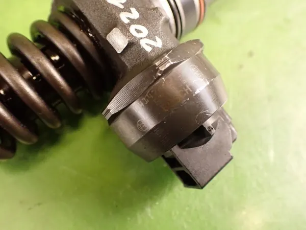 Inyector OEM 038130073AQ para VW BORA 1.9 TDI image 8