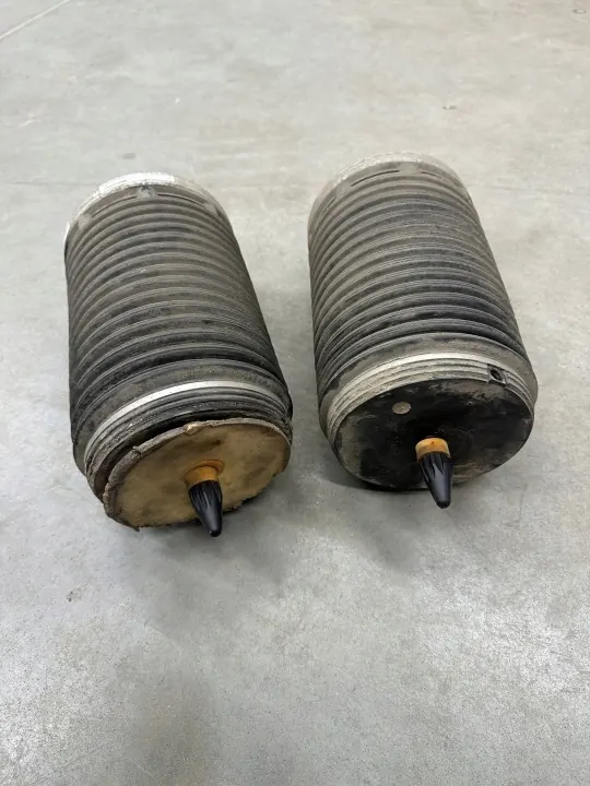 Audi A6 C7 Lift Achterluchtveer OEM 4G0616001T/4G0616002T image 3
