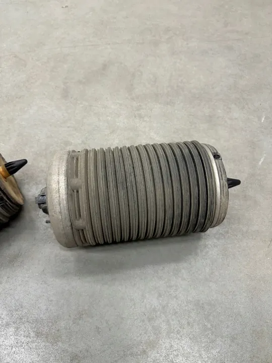 Audi A6 C7 Lift Achterluchtveer OEM 4G0616001T/4G0616002T image 5