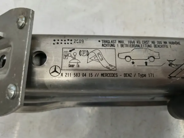 Mercedes-Benz C-Class bogseringkrok OEM A2115830415 image 3