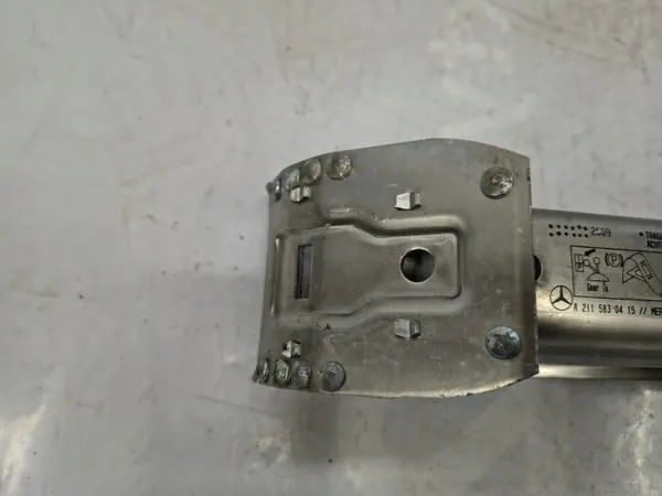 Mercedes-Benz C-Class bogseringkrok OEM A2115830415 image 4