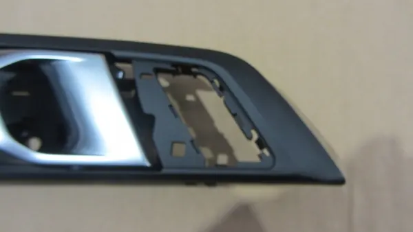 BMW X5 G05 G06 G07 Oikea sisäovenkahva OEM 51216997810 image 4