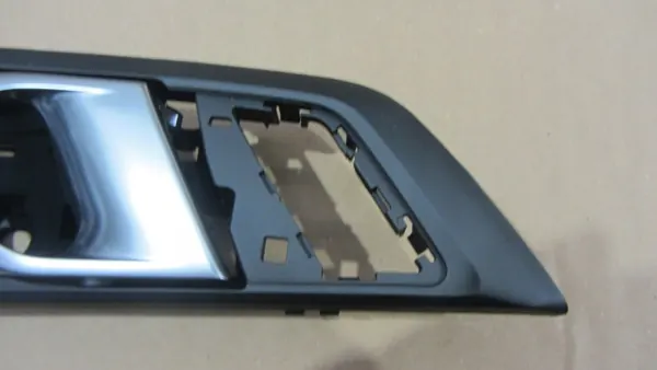 BMW X5 G05 G06 G07 Oikea sisäovenkahva OEM 51216997810 image 5