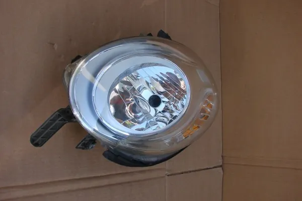 Farol direito Fiat 500L OE 51883592 image 8