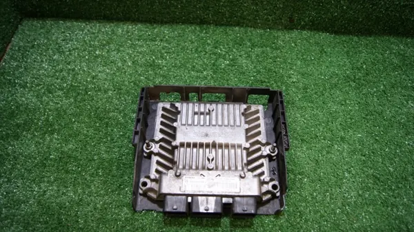 Computadora Motor Usada OEM 5WS40174B-T para Citroen C2 image 2