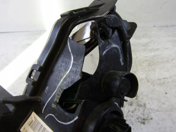 Hyundai i30 2017 Front rechts Nebelscheinwerfer OEM 92208G41 image 8